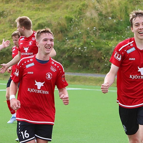 Gestirnir fagna sigurmarki leiksins í dag. MYND: ÓAB