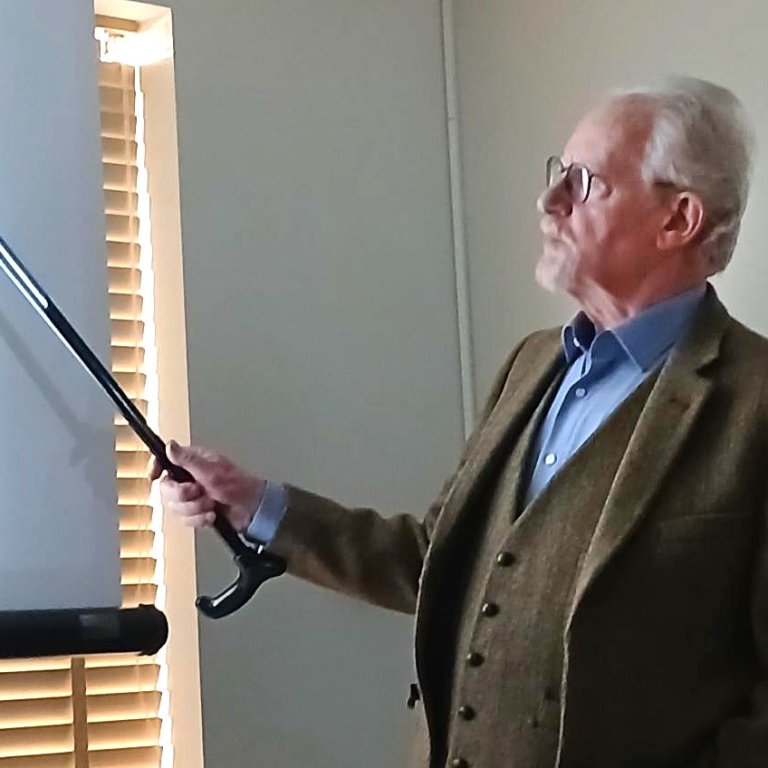 Jón Björnsson í pontu. MYND: JÓHANNES TORFASON