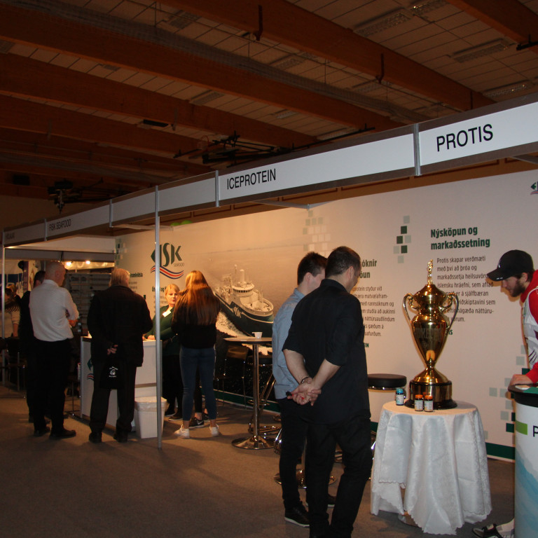 Atvinnulífssýningin sett klukkan 12