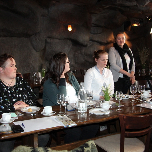 Guðríður Hlin Helgudóttir, formaður Ferðamálasamtaka Norðurlands vestra og ferðaskrifstofustjóri Seal Travel kynnir sína starfsemi. Mynd:FE