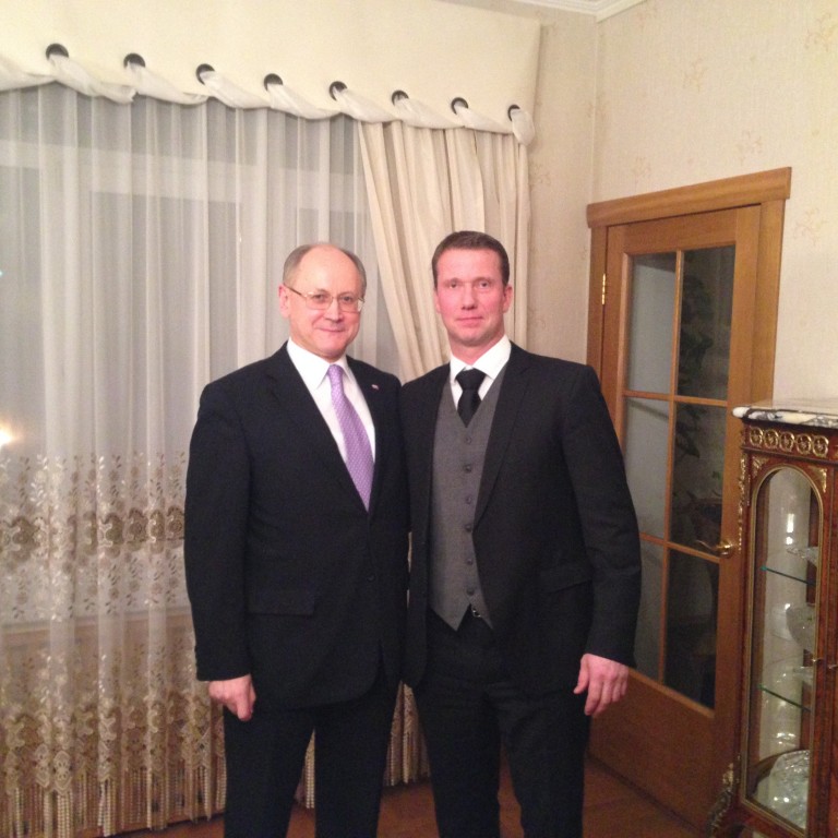 Mun vinna að því að byggja upp samband þjóðanna