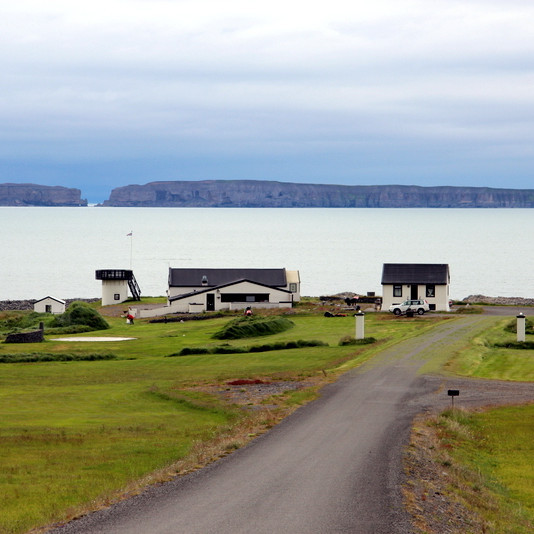 Lónkot í Sléttuhlíð. Málmey í bakgrunni. Mynd: FE