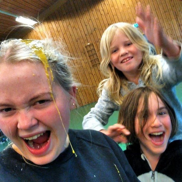 Mikið fjör í sumarbúðunum í Reykjadal en í Háholti í Skagafirði á að skapa ævintýri þar sem ungt, ábyrgt og hresst fólk verður í framlínunni. Aðsendar myndir.