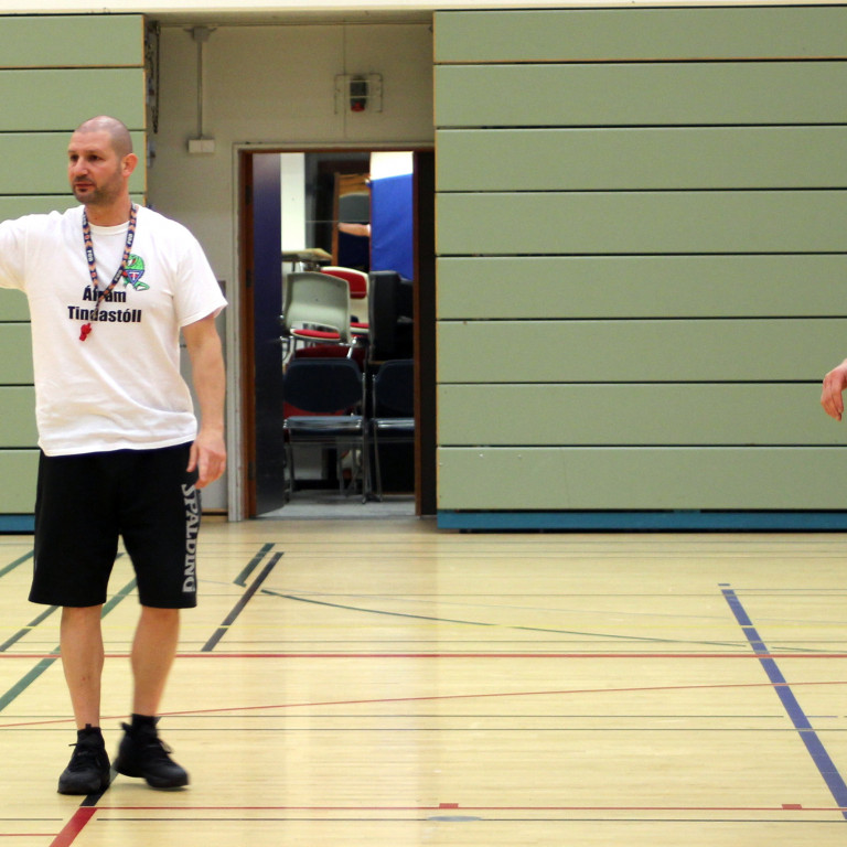 Israel Martin á sinni fyrstu æfingu sem aðalþjálfari þessa leiktíðar. Mynd: PF