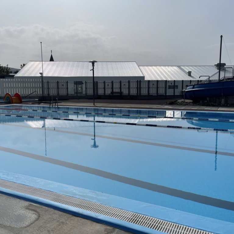 Sundlaugin á Hvammstanga. Mynd: Hunathing.is