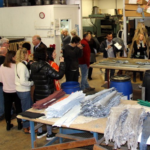 Ráðstefnugestir heimsóttu meðal annars sútunarverksmiðjuna Atlantic Leather á Sauðárkróki í gær og eru myndirnar þaðan.