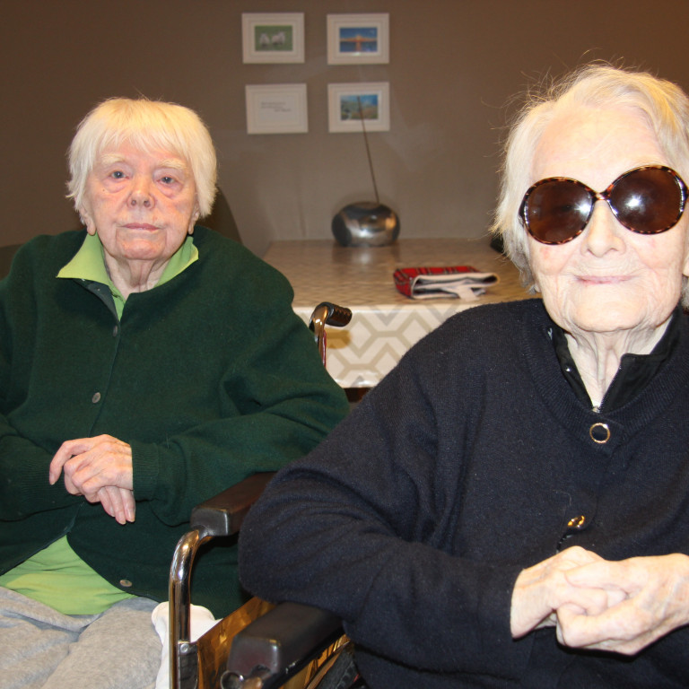 María (t.v.) og Sigrún eru samtals rúmlega 201 árs. Mynd: AGS