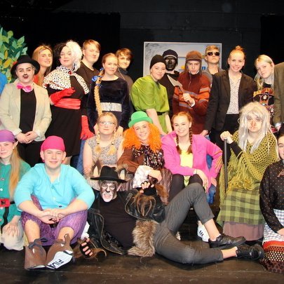 Frumsýna Fjarskaland í dag