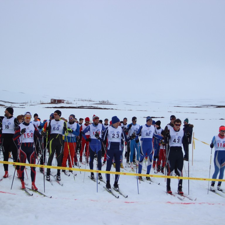 Yfir 140 keppendur tóku þátt í Fljótamóti í skíðagöngu í dag. Myndir: KSE
