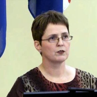 Ingibjörg ver doktorsritgerð sína í hátíðrsal HÍ sl. föstudag. Mynd: Skjáskot af streymi.