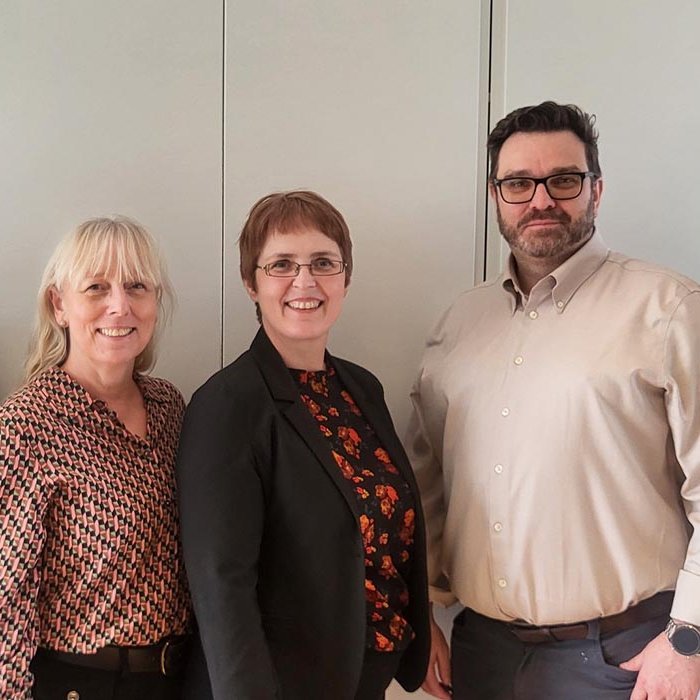 Ingibjörg fyrir miðju. MYND AF HÓLAR.IS