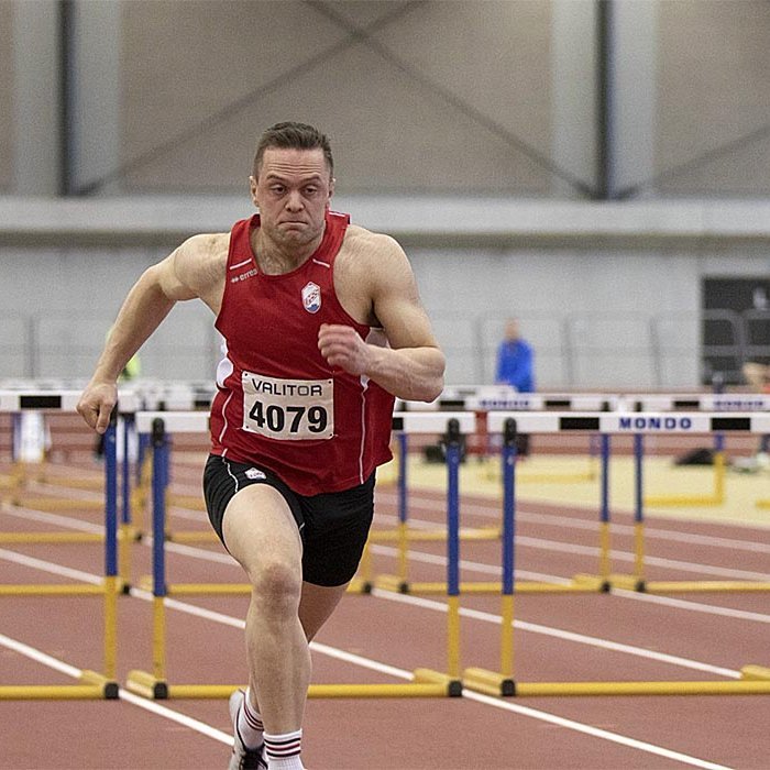 Ísak Óli á spretti yfir grindurnar. MYND AF VEF FRÍ