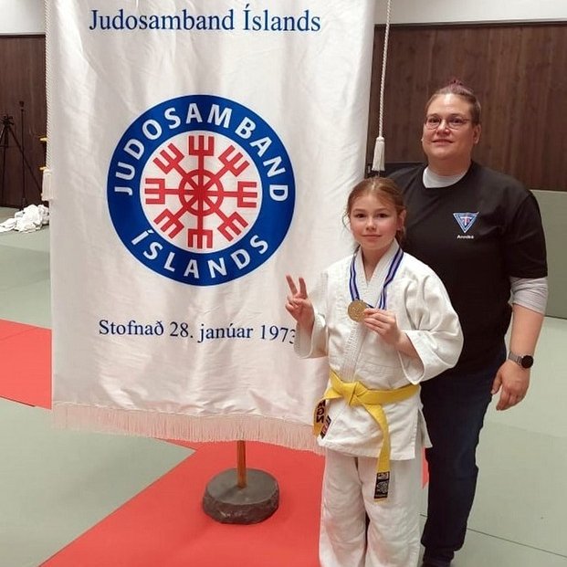 Jóhanna María Grétarsdóttir Noack, Íslandsmeistari í júdó, ásamt móður sinni og þjálfara Anniku Noack. Mynd: Grétar Karlsson