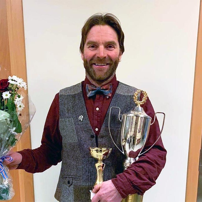 Jóhann Magnússon kampakátur með heiðurinn. MYND AF VEF USVH