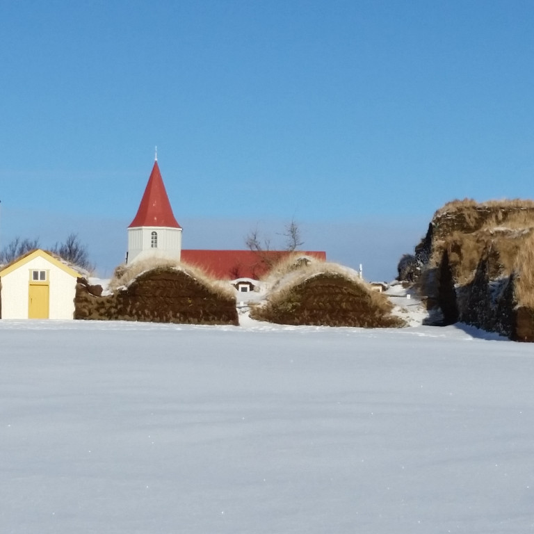 Jólatónar verða í Glaumbæjarkirkju í kvöld. Mynd: KSE