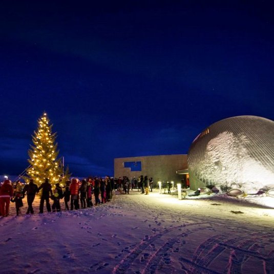 Athöfn við jólatréð við Blönduóskirkju hefur verið frestað. Mynd: Blonduos.is