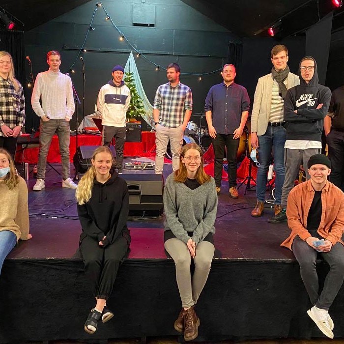 Listamennirnir eldhressir á æfingu klukkan 11 í morgun.