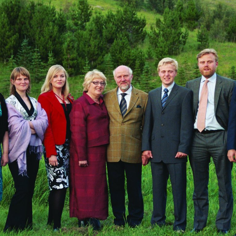 Fjölskylda Jóns Bjarnasonar. Mynd aðsend.