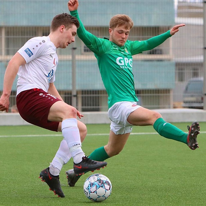 Jónas Aron sýnir lipra takta í kvöld. MYND: ÓAB