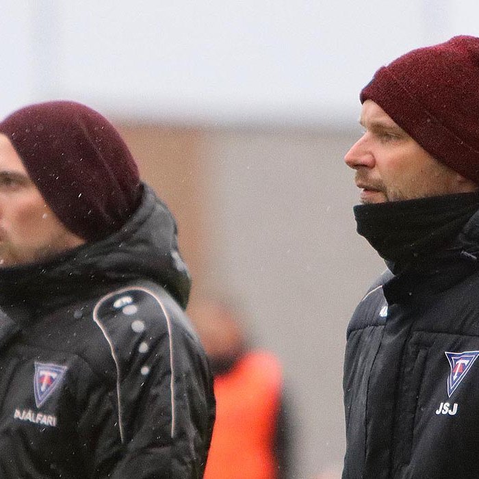 Jónsi til hægri og Guðni til vinstri. Jónsi fer nú frá borði en Stólaskútan siglir áfram á vit nýrra ævintýra í efstu deild. MYND: ÓAB