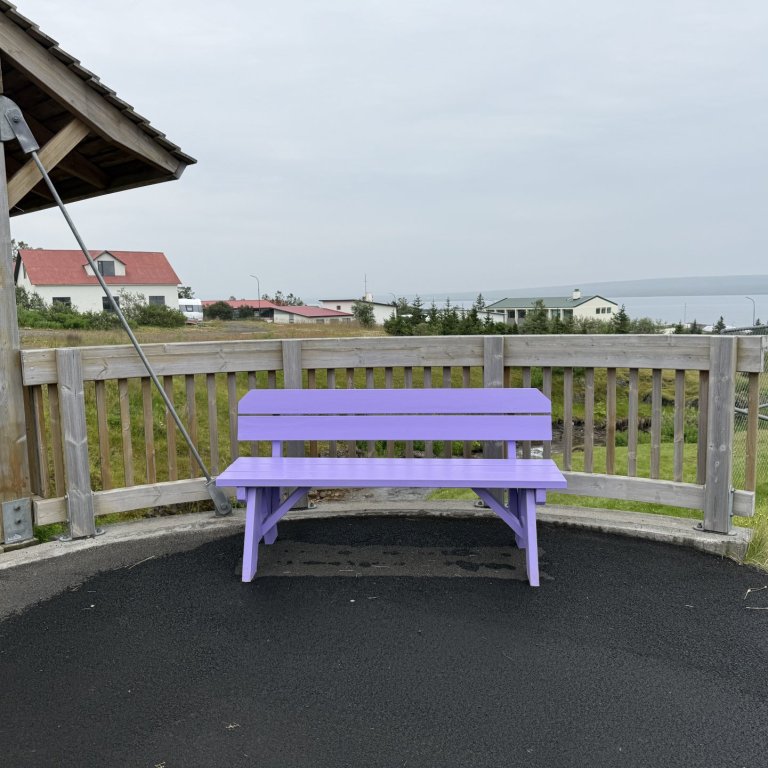 Bekkurinn við skólabrúnna á Hvammstanga. Mynd: Aðsend.