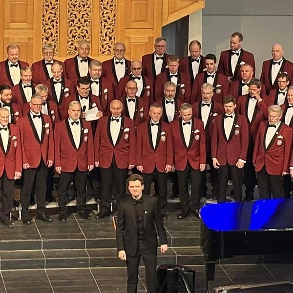 Karlakórinn heimir á tónleikum í Langholtskirkju um liðna helgi. MYND: BJÖRN JÓHANN