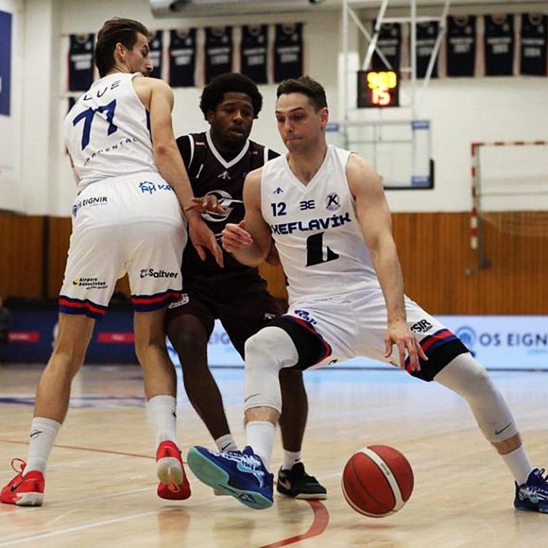 Keflvíkingar voru í stuði í gærkvöldi. MYND AF KARFAN.IS