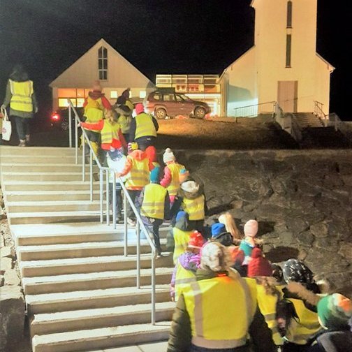 Heimsókn í Kirkjuhvammskirkju. Mynd: grunnskoli.hunathing.is/