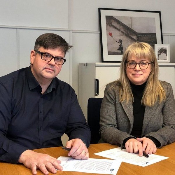 Knútur Emil Jónasson, varaoddviti Þingeyjarsveitar og Ragnheiður Jóna Ingimarsdóttir nýr sveitarstjóri. Mynd: Thingeyjarsveit.is.