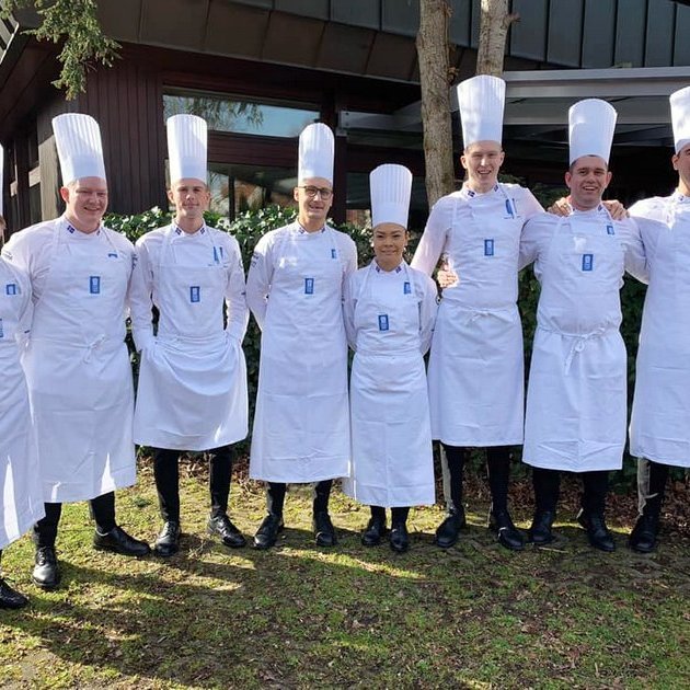 Mynd af Ólympíuförunum fræknu. Kristinn Gísli er annar frá vinstri. Mynd: FB Kokkalanfsliðið.