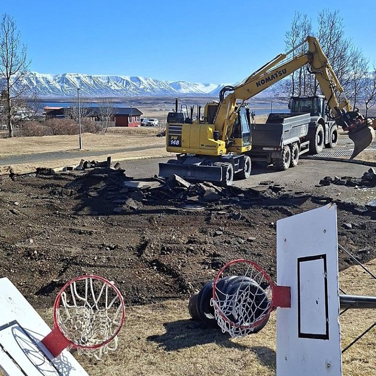 Framkvæmdir við völlinn eru þegar hafnar. MYND: Þ.HANSEN