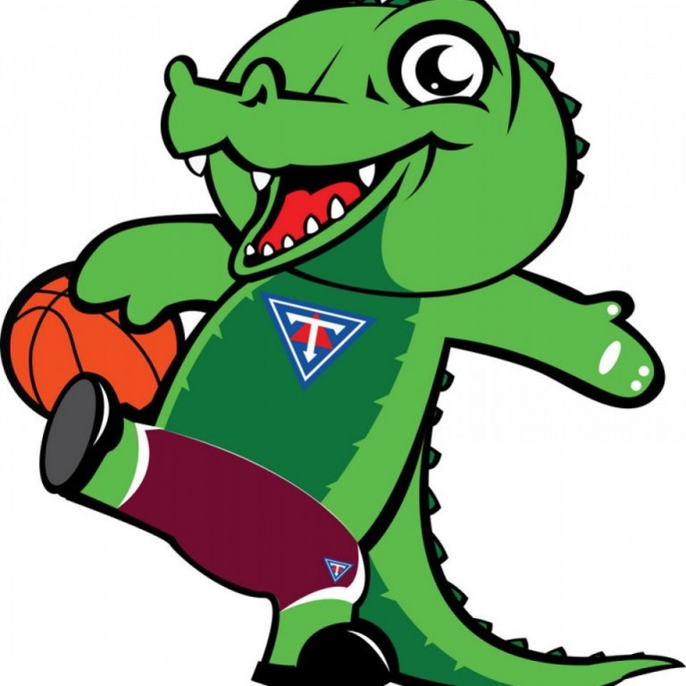 Bikarinn afhentur í kvöld