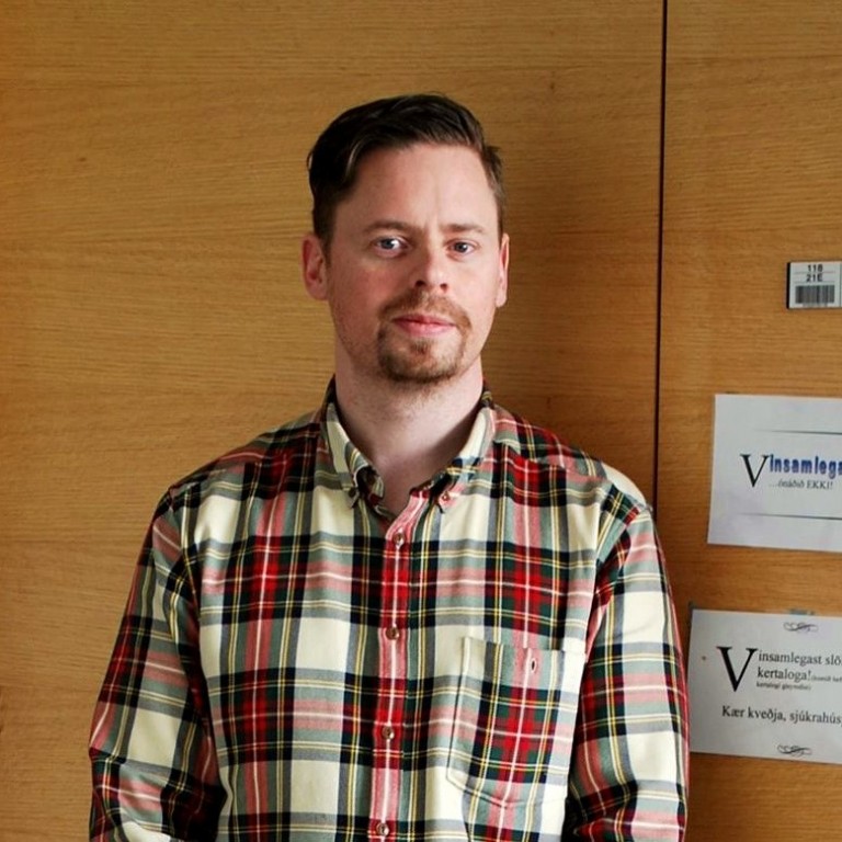 Vigfús Bjarni Albertsson, sjúkrahúsprestur við Landsspítalann, skrifar um bókina Kveikjur eftir Bolla Pétur Bollason.