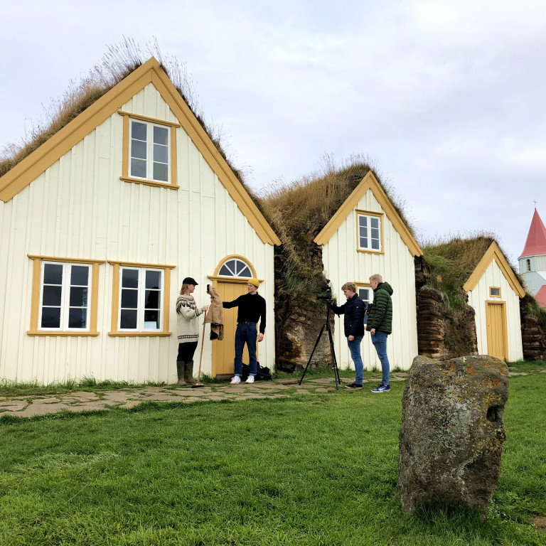 Við tökur í Glaumbæ. Mynd: glaumbaer.is