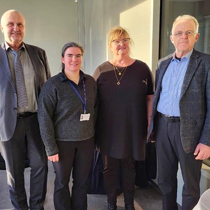 Birgir R. Rafnsson útibússtjóri, Monika Tischleder, Signý Ósk Richter starfsmenn og Jóhannes Torfason framkvæmdastjóri Ámundakinnar. MYND AF HÚNA.IS