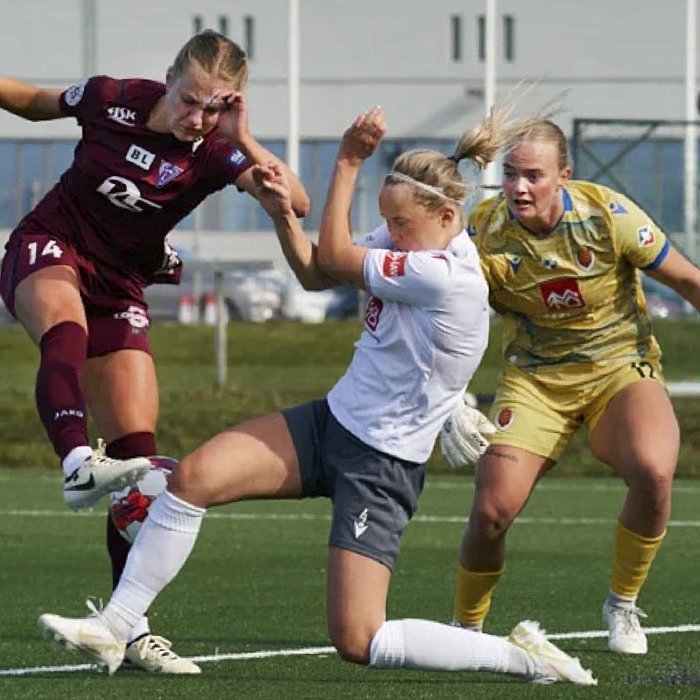 Lara Margrét í góðu færi en Víkingar björguðu á síðustu stundu. MYND: SIGURÐUR INGI