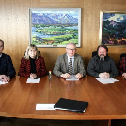 Frá undirritun samninganna. Mynd: Byggdastofnun.is