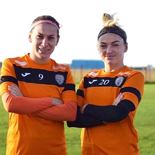 Laura og Nadín verða vonandi klárar í næsta leik.