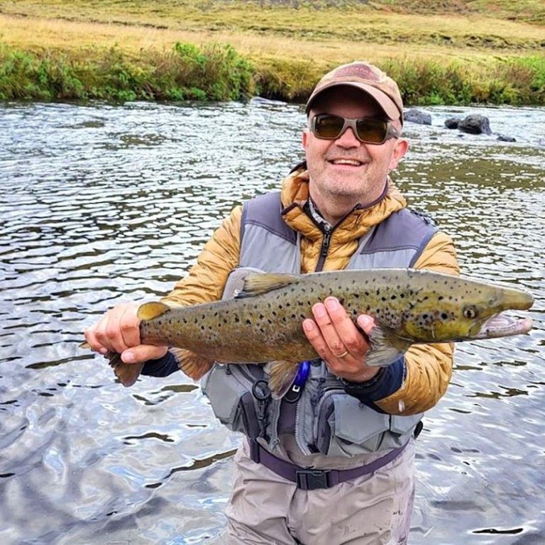 Einn kampakátur en hinn örugglega ekki sáttur. MYND AF HÚNA.IS