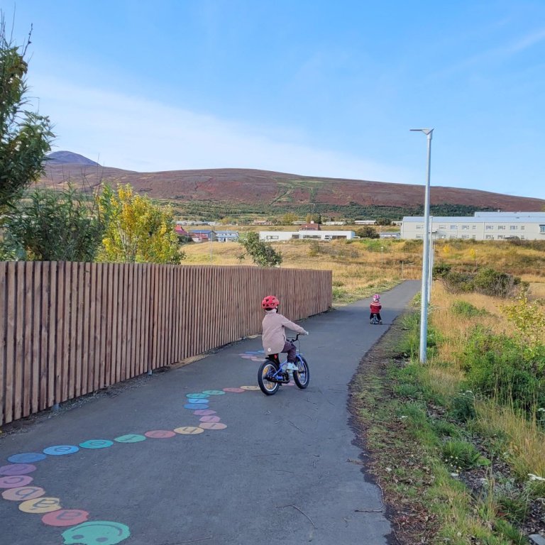 Heim úr leikskólanum í síðasta sinn. MYND: LHS