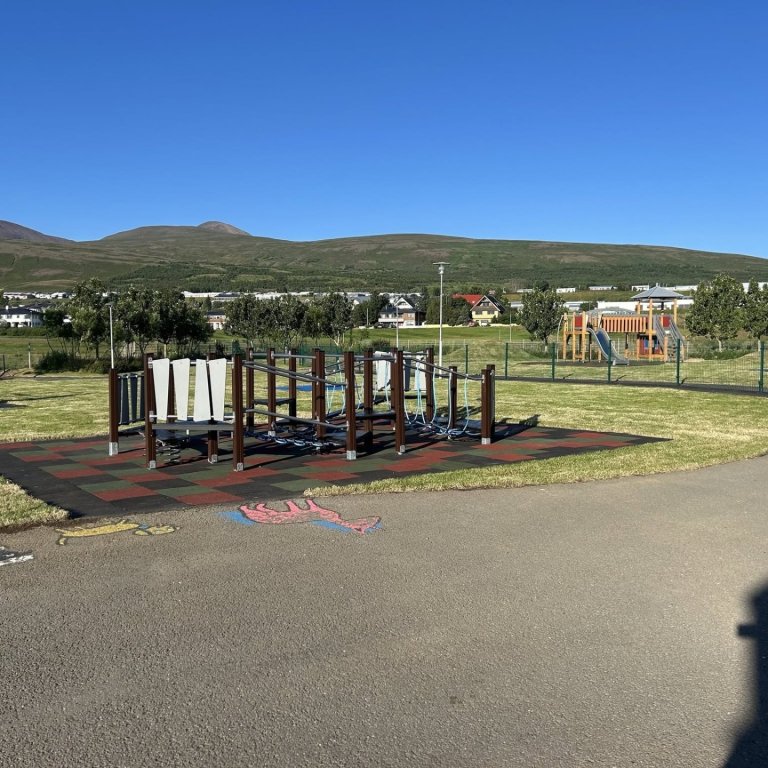 Skólalóðin eftir endurbætur. Mynd: skagafjordur.is