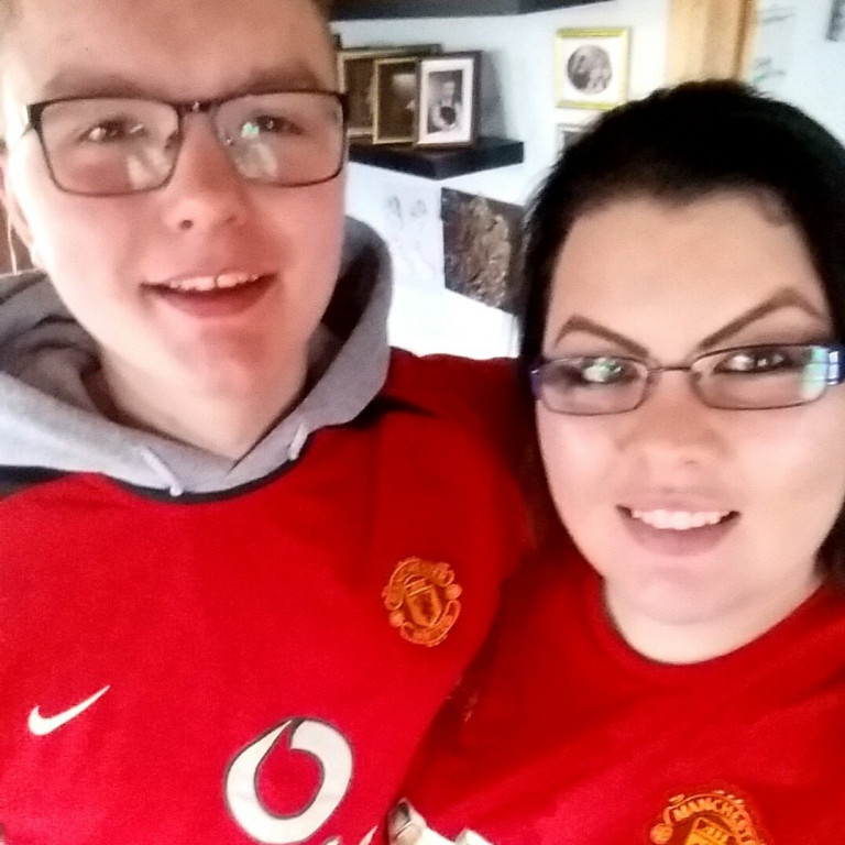 Sædís Bylgja ásamt Magnúsi bróður sínum.