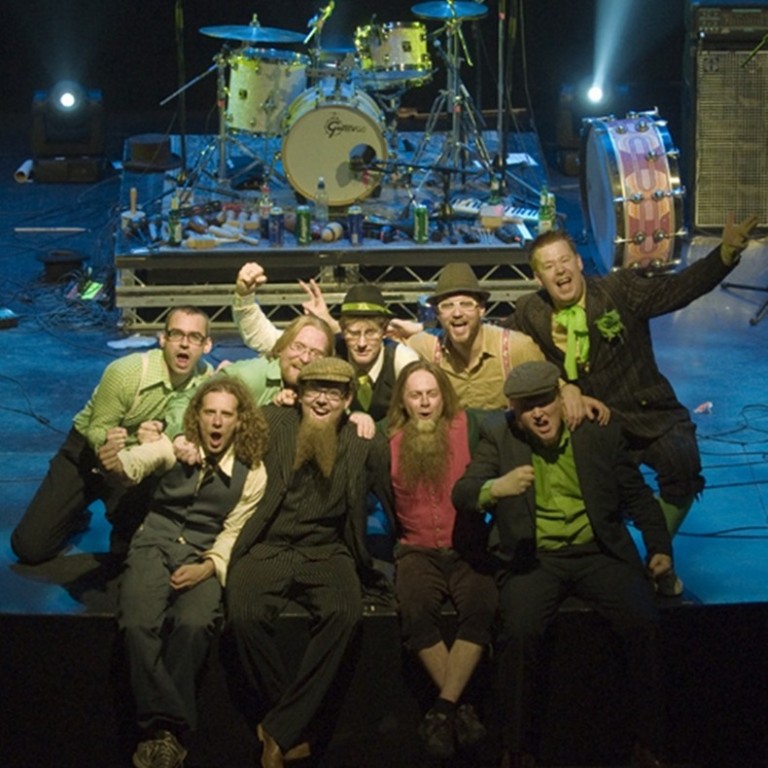 „Hækka í botn og skrúfa vel frá öllum fíflalátakrönum“