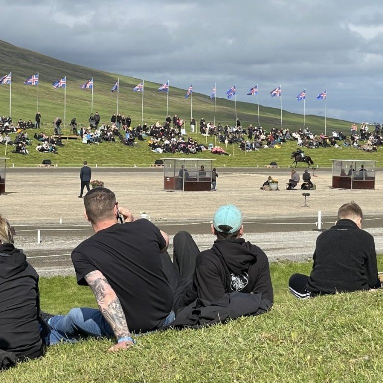 Stemning á mótssvæðinu á Hólum í morgun. MYND: LANDSMÓT.IS