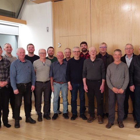 Karlakórinn Lóuþrælar. Mynd tekin af hunathing.is