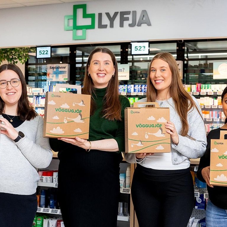 Þær Auður, Katrín Ásta, Silja og Sandra eiga allar von á barni og hafa nú sótt Vöggugjöf Lyfju. AÐSEND MYND