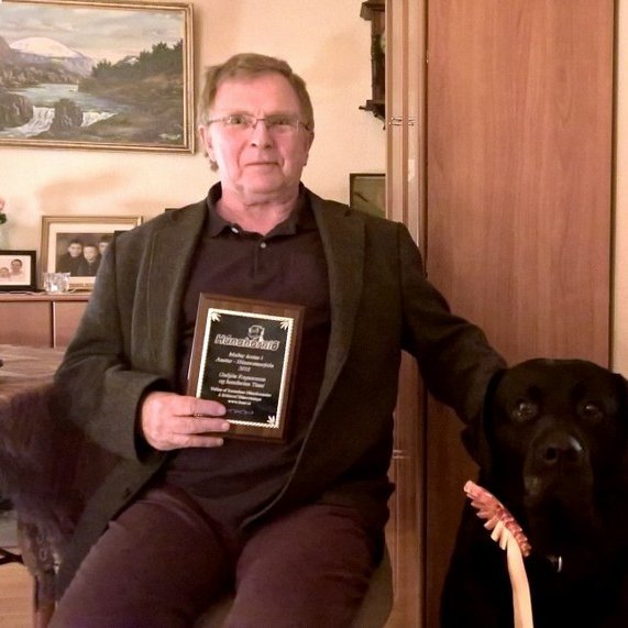 Guðjón og hundurinn Tinni. Mynd: huni.is