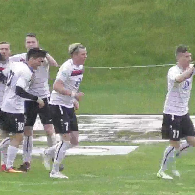 Stólarnir fagna marki sínu í gær.  SKJÁMYND AF TINDASTÓLL TV