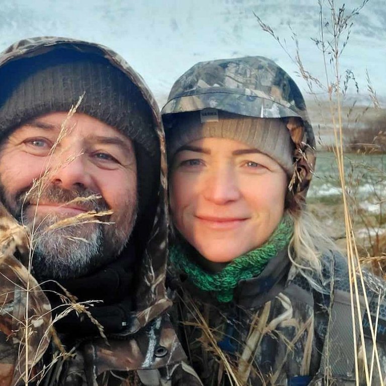 Guðbrandur Ægir og Guðrún úti í náttúrunni. AÐSEND MYND