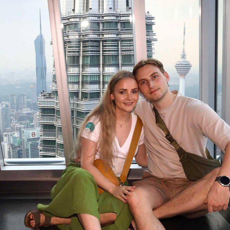 Malen og Bjarki í .... ja, hvar ætli þau séu stödd þarna? MYND AÐSEND